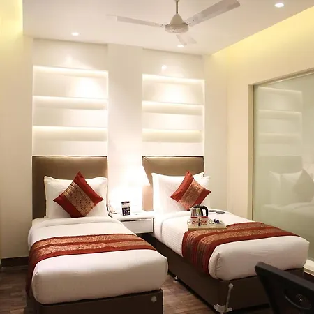 Oyo Premium Naraina 2 Hotel
